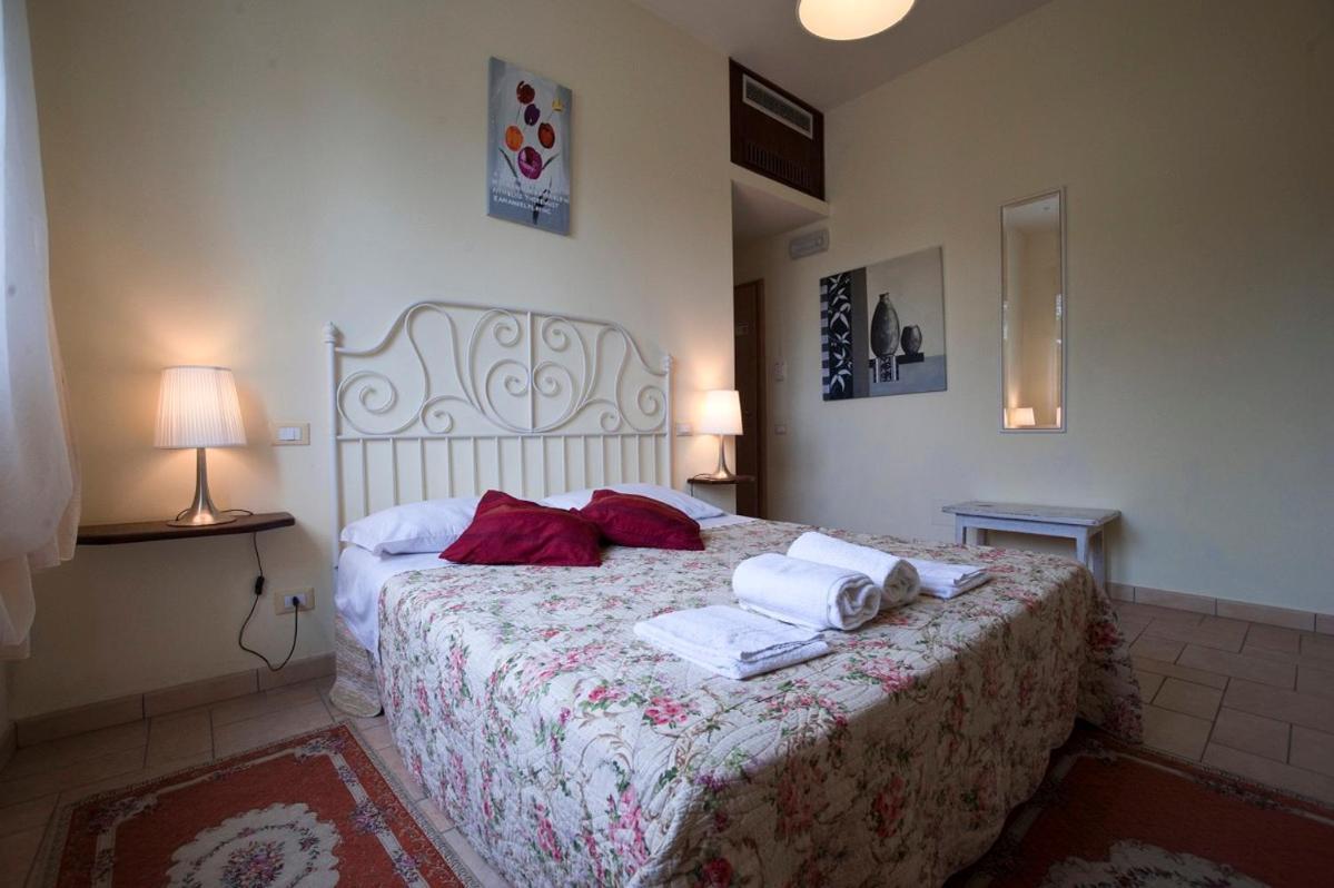 Homelink Poggibonsi - Sogno D'Oro エクステリア 写真